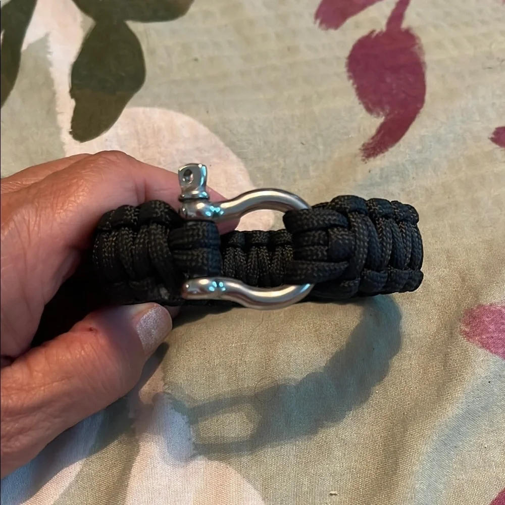 Paracord survival bracelet.